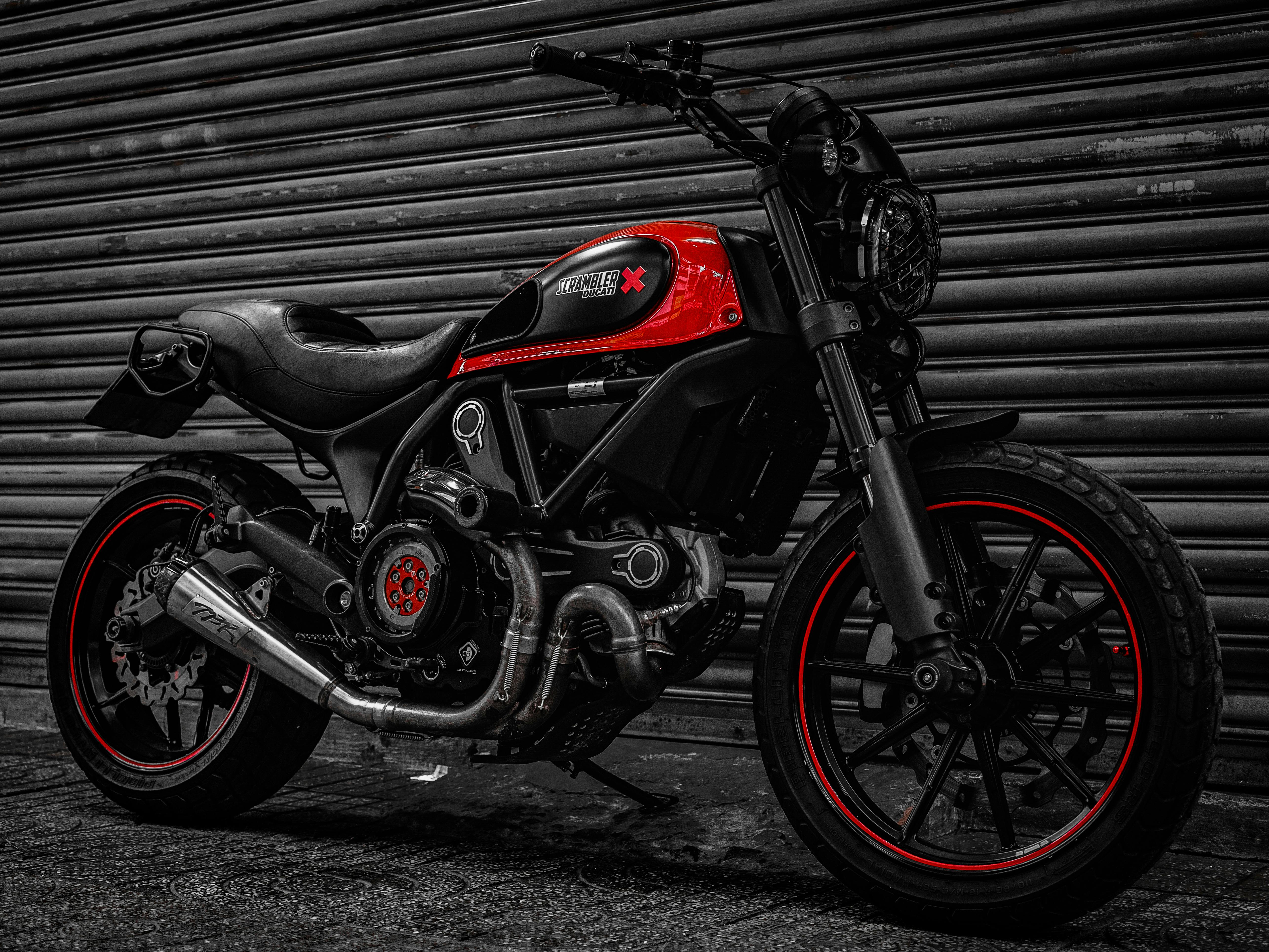 Ducati custom w mieście